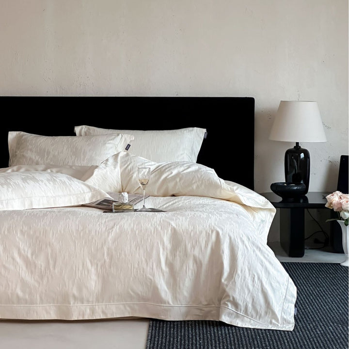 Reversible cotton satin bedding set with fine structure and hotel closure