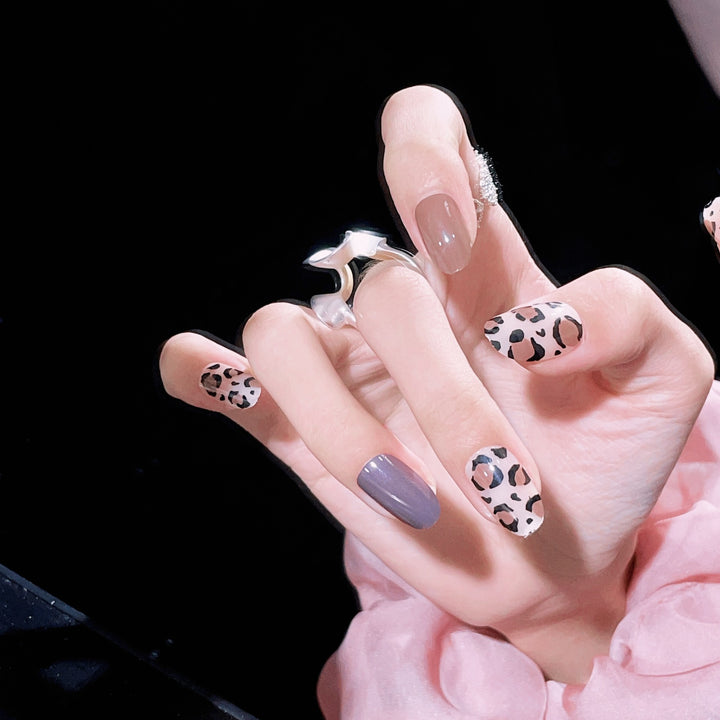 Stylish Leopard Print Press-On Nail Set