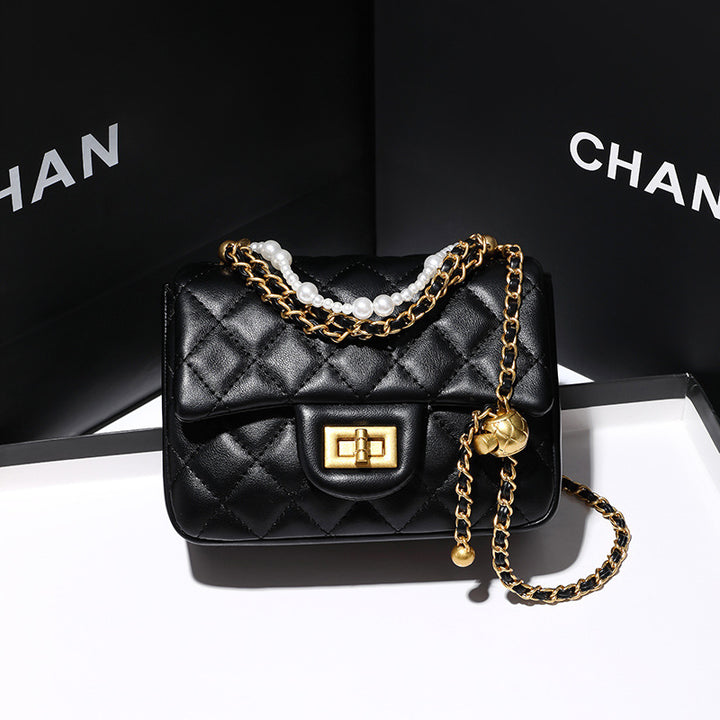 Elegant Quilted Chain Crossbody Handbag  1791995442