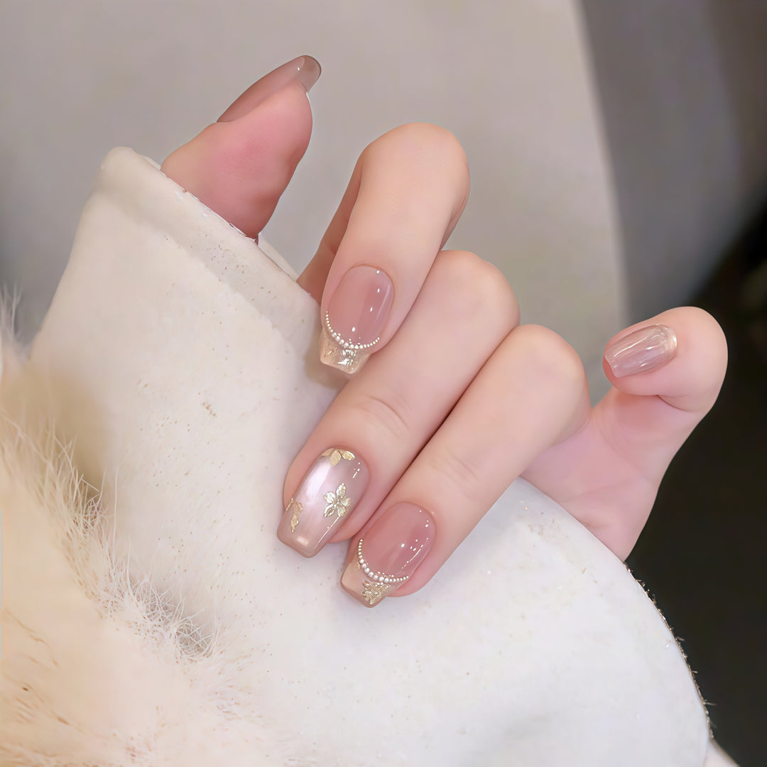 Artificial nails with elegant gold designs Kalsten