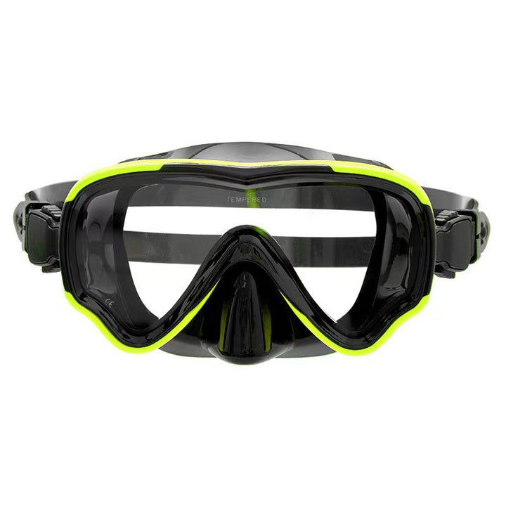 Diving mask with curved field of view and flexible silicone frame Kalsten