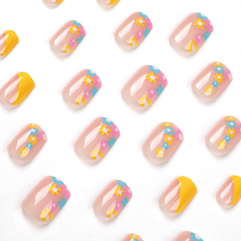 Artful Nail Extensions with Floral Pattern Kalsten