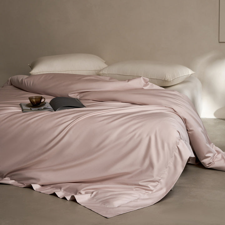 Premium cotton satin bedding set with hotel closure and extra soft fitted sheet