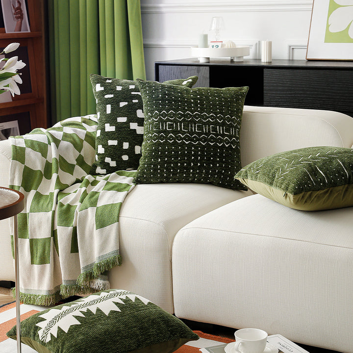 Decorative cushion cover with woven jacquard structure and ethnic motif