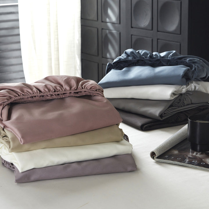 Premium bedding set with fitted sheet and Oxford pillowcases