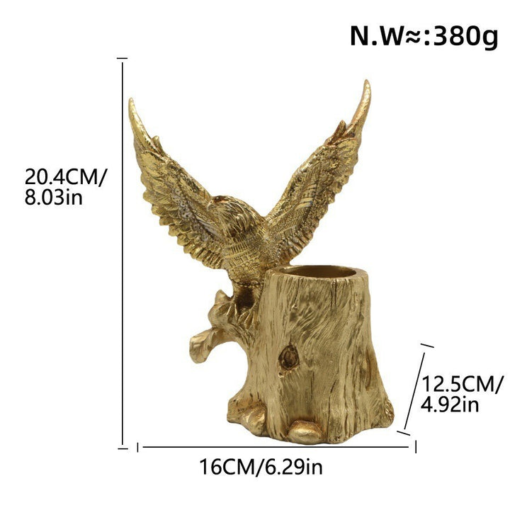 Elegant garden figure with eagle on tree trunk Kalsten