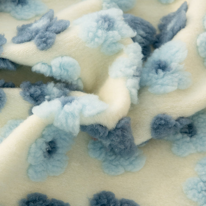 Ladies soft and cuddly microfiber blanket with floral pattern Kalsten