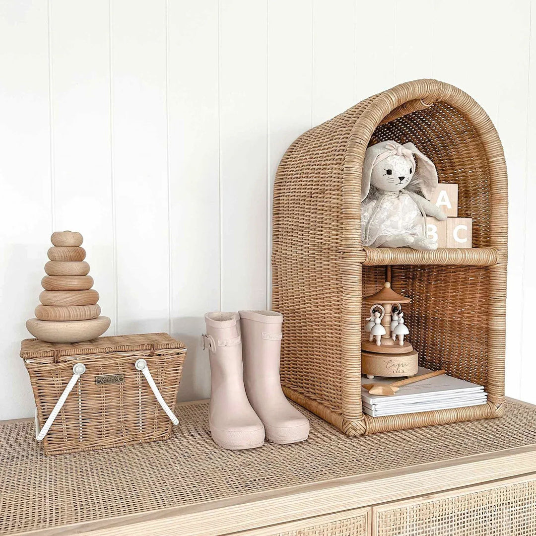 Handmade shelf made of woven rattan Kalsten