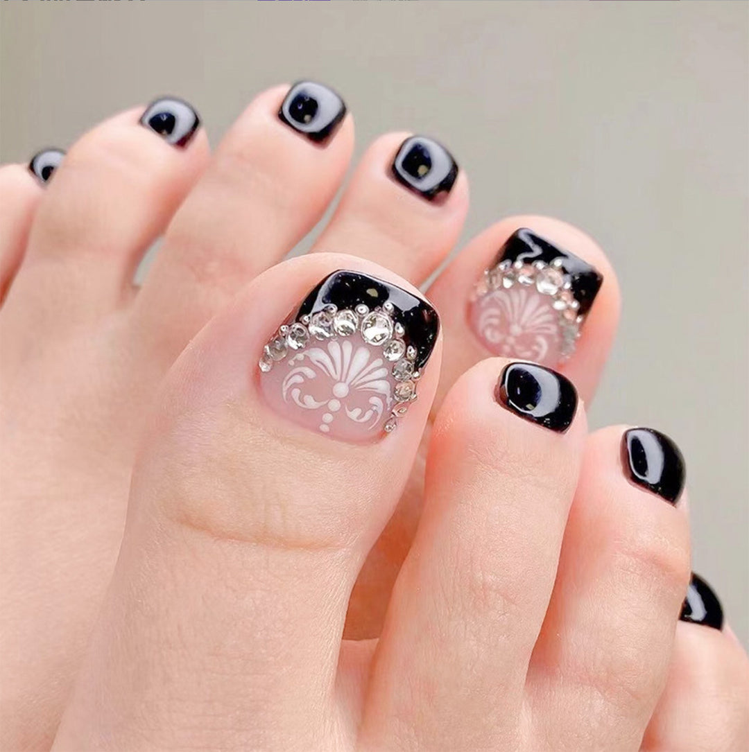 Glittery French Tip Toe Nail Art