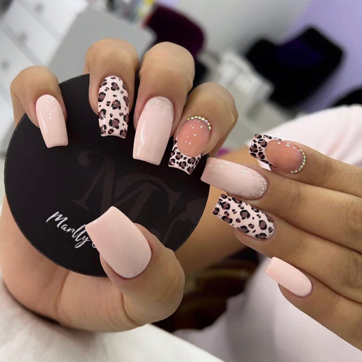Glamorous Glittery Stiletto Press-On Nails Kalsten