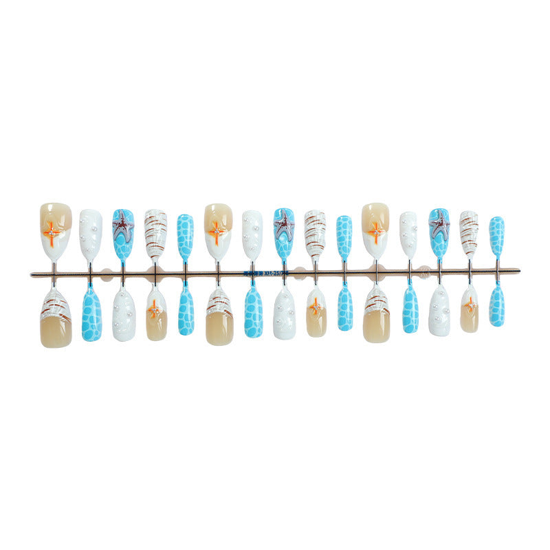 Nail set with maritime design and playful accents Kalsten