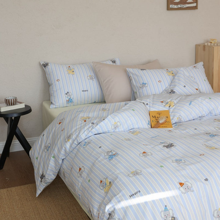 Playful cotton percale bedding set with watercolor dog illustrations
