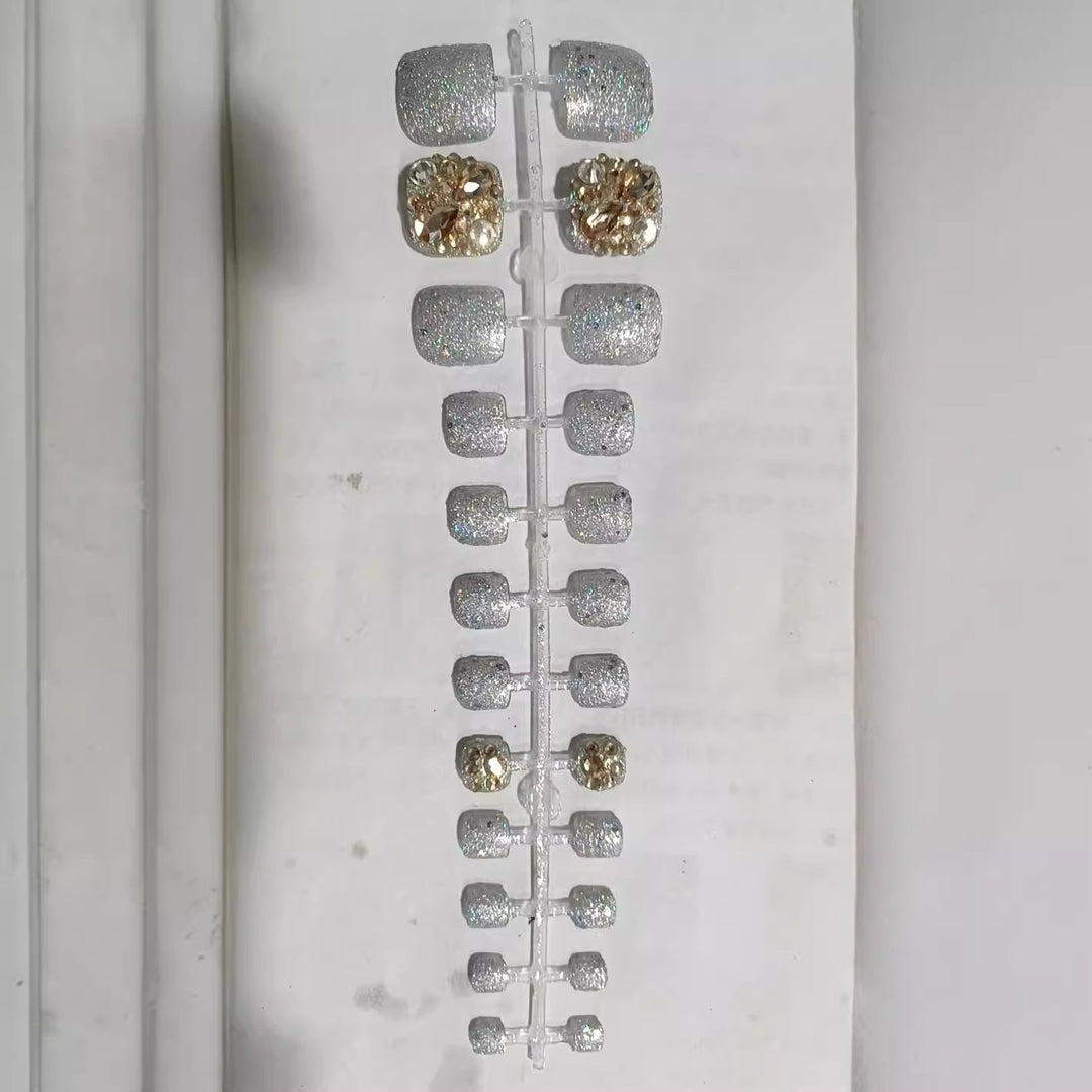 Glamorous Rhinestone-Decorated Press-On Nail Set Kalsten
