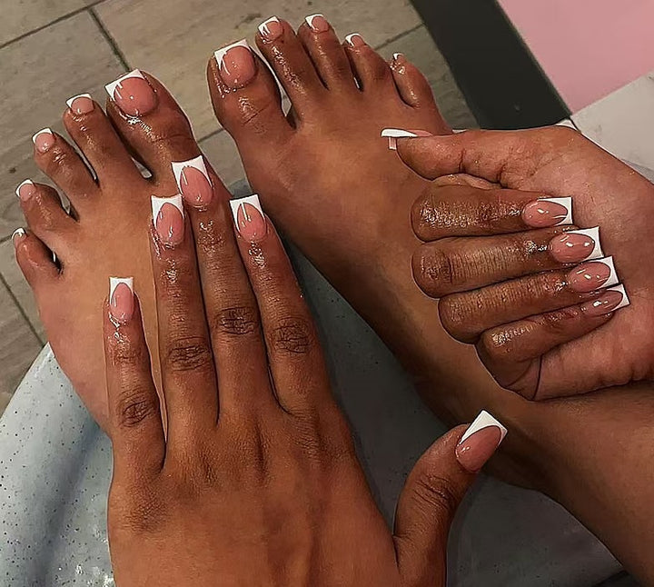 Nail set with modern design and elegant tip look Kalsten