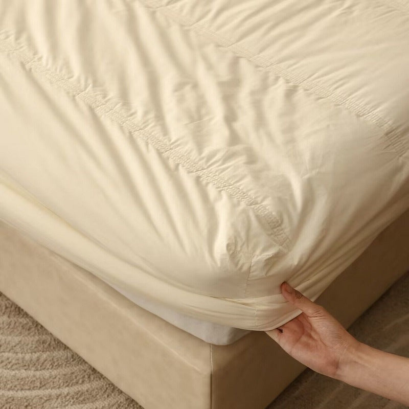 Comfort cold foam mattress with orthopedic shoulder zone and removable hygienic cover