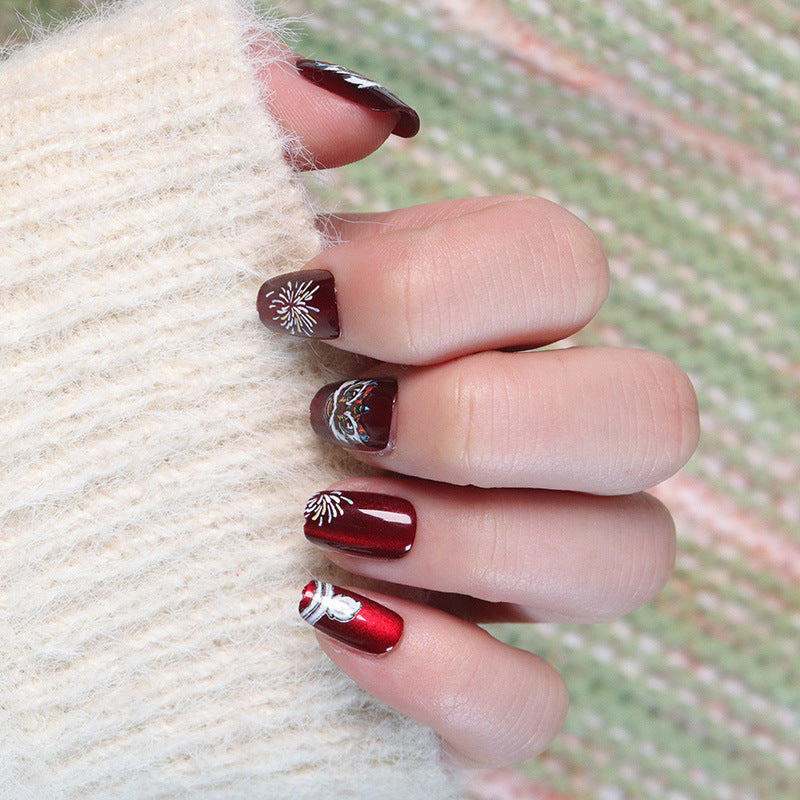 Artistic Holiday-Themed Press-On Nail Design Kalsten