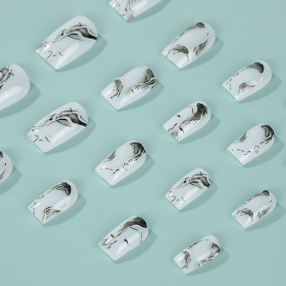 Artificial nails in an elegant minimalist style Kalsten