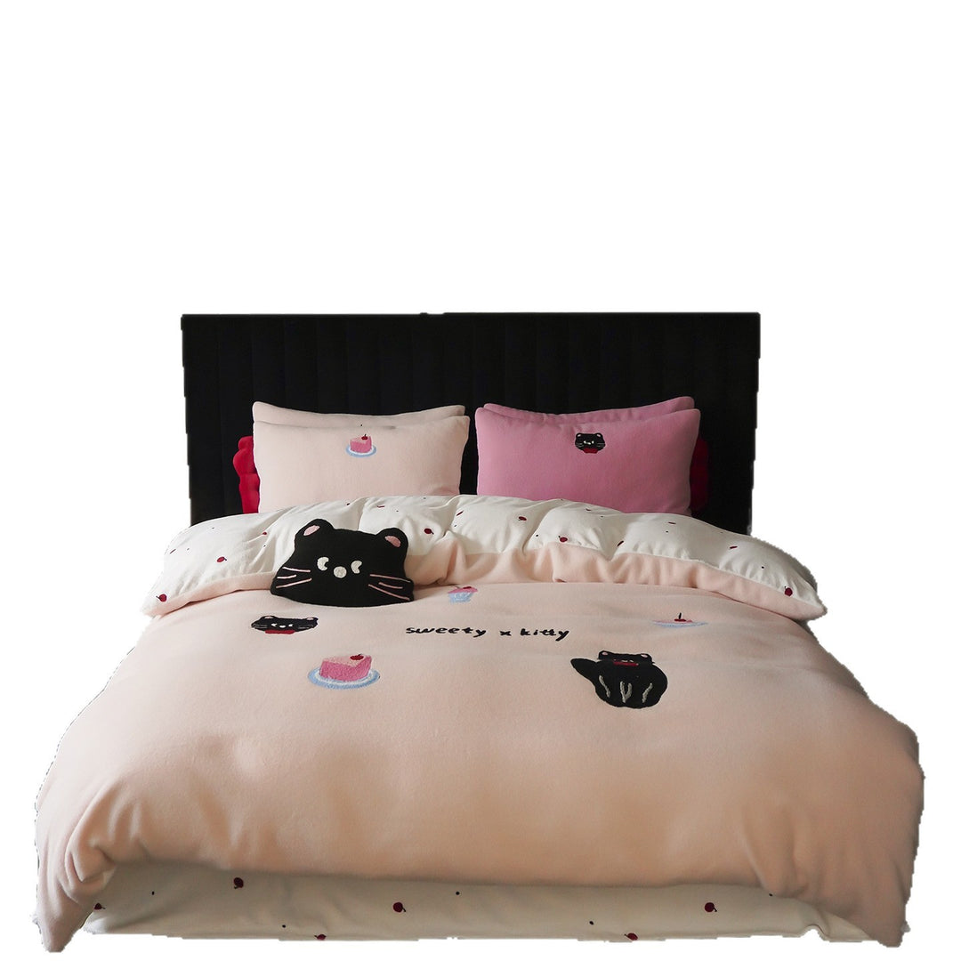 Bedding set with embroidered dog motifs and extra soft velour texture