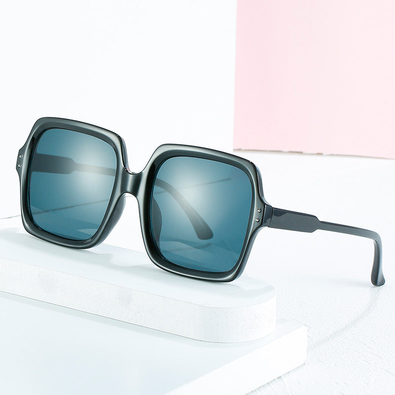 Ladies square fashionable sunglasses with polarized lenses Kalsten