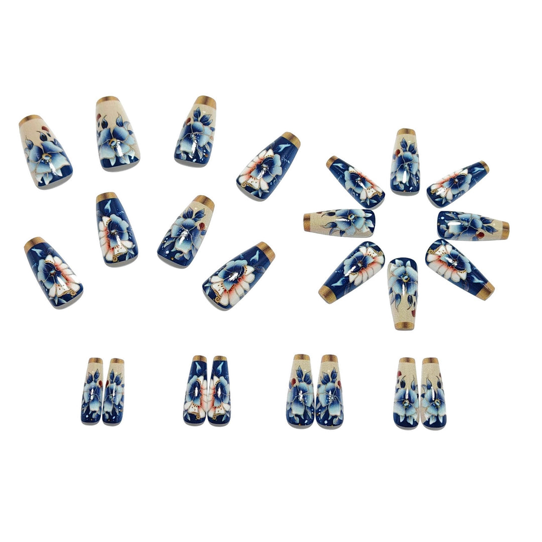 Deluxe artificial nails with floral accents Kalsten