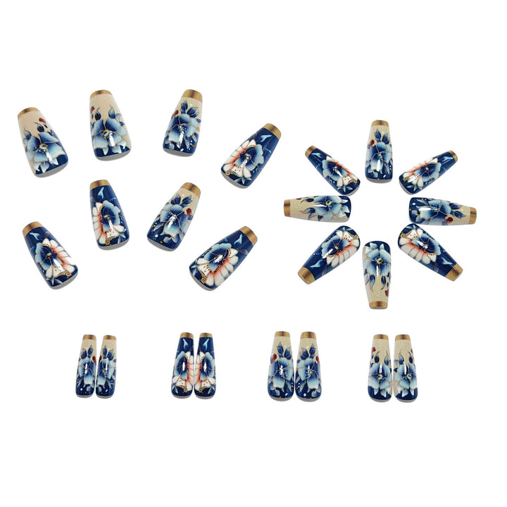 Deluxe artificial nails with floral accents Kalsten