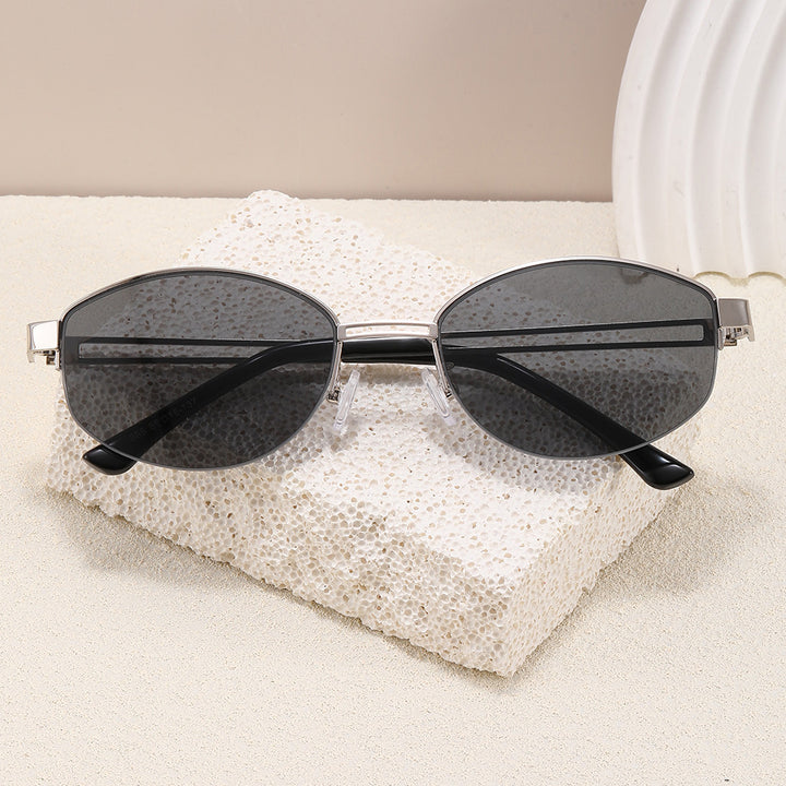 Fashionable glasses with elegant, oval shape Kalsten