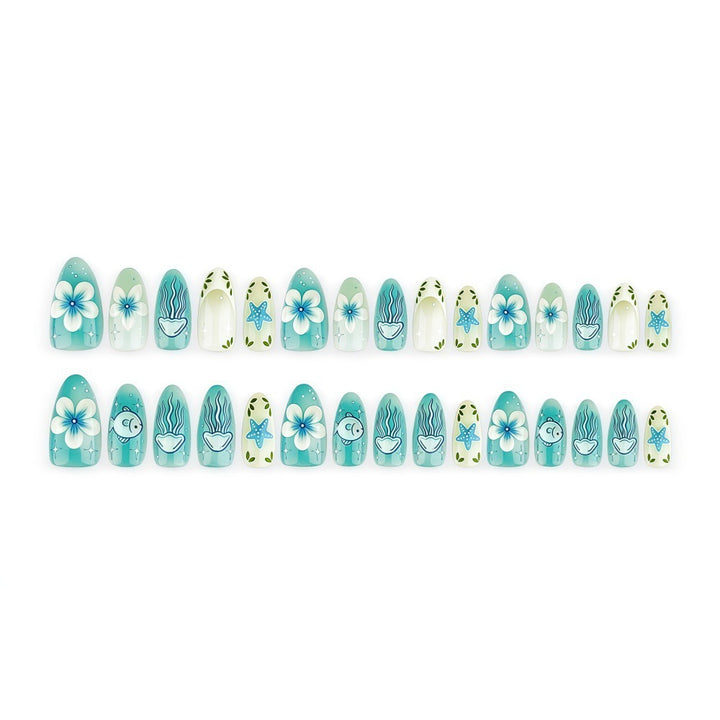 Artificial nails in a maritime design with colorful shell and water motifs Kalsten
