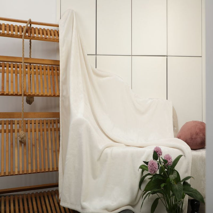 Luxurious Soft Microplush Throw Blanket