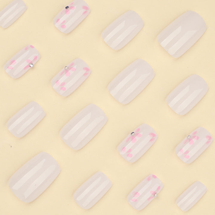 Artful Nail Art with Delicate Flower Patterns Kalsten