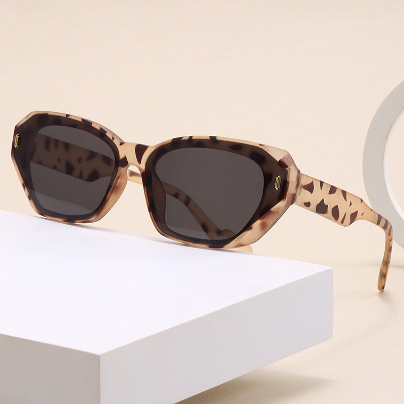 Women’s geometric designer sunglasses with distinctive frame Kalsten