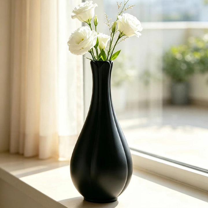 Elegant Minimalistic Tulip-Shaped Vase Kalsten