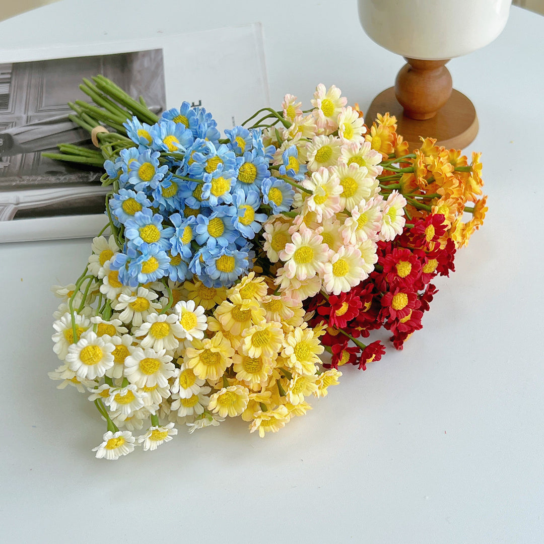 Realistic Daisy Floral Bouquet