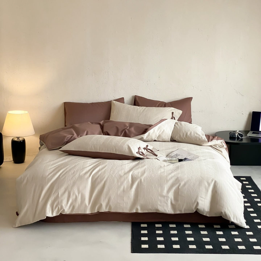 Elegant cotton satin bedding set with reversible function and ties