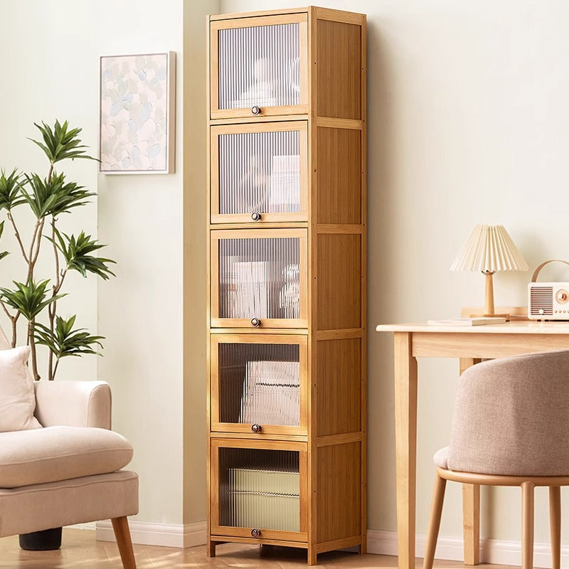 Wood showcase with clear glass and adjustable shelves Kalsten