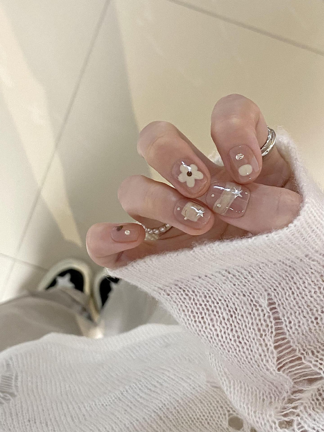 Artificial nails with elegant floral designs Kalsten