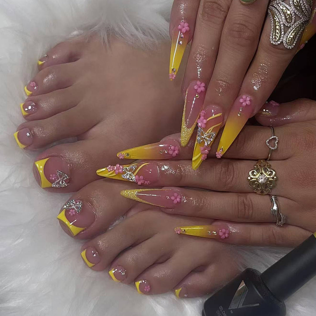 Glamorous and artistic stiletto false nails Kalsten