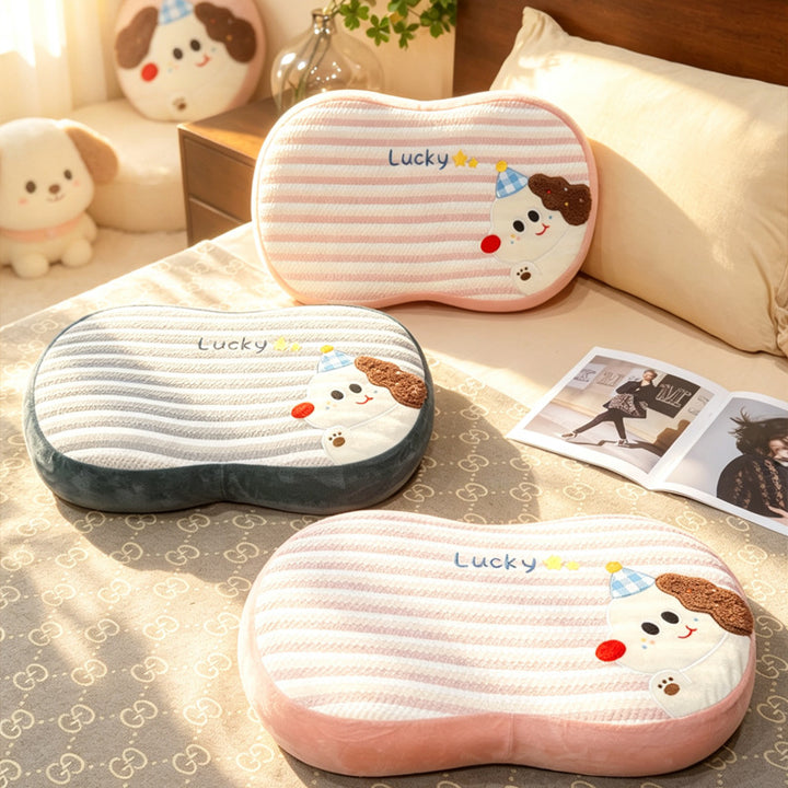 Form-stable headrest pillows for infants with breathable honeycomb cover and cartoon embroidery