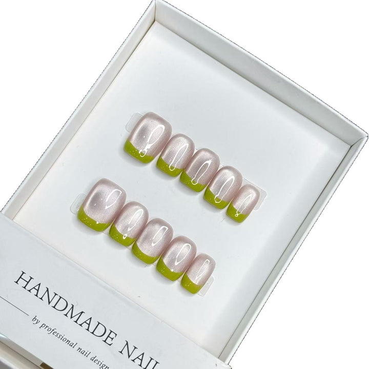 Artistic Press-On Nail Set with Elegant Glossy Finish