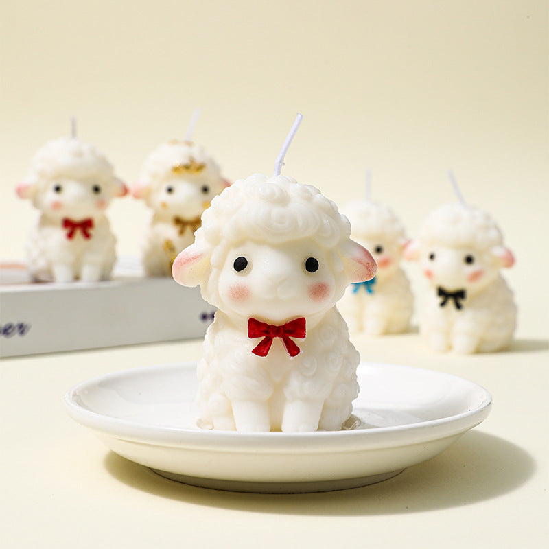 Decorative Lamb-Shaped Hand-Poured Wax Candle with Gold Flake Accent