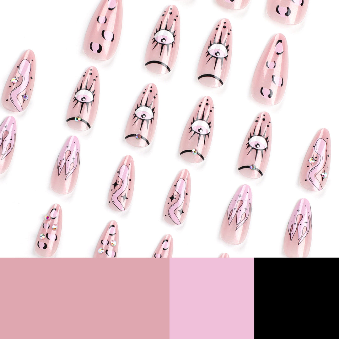 Artful nail art with extravagant designs and sparkling accents Kalsten
