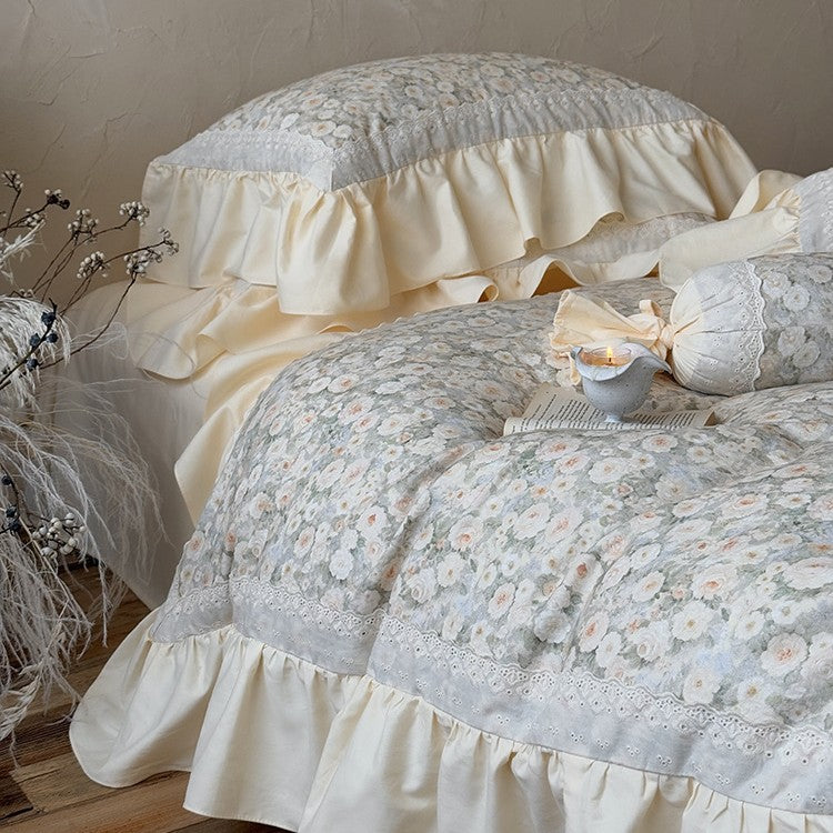 Bedding and bedspread set