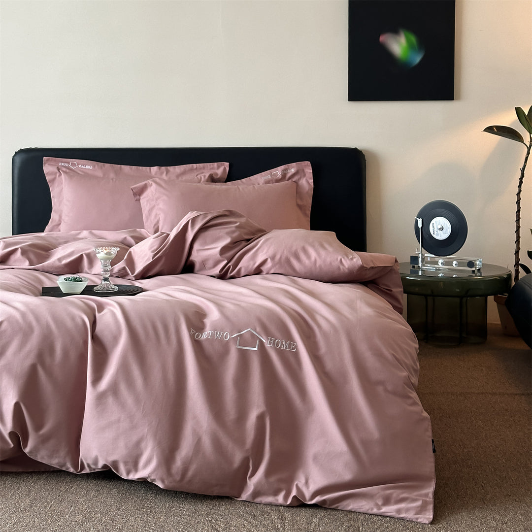 Modern cotton satin bed linen set with embroidered logo, extra soft hotel finish and zipper