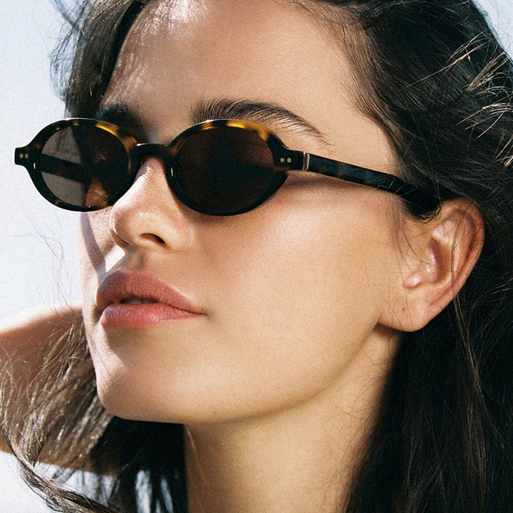 Ladies fashionable oval-shaped sunglasses with fancy frame Kalsten