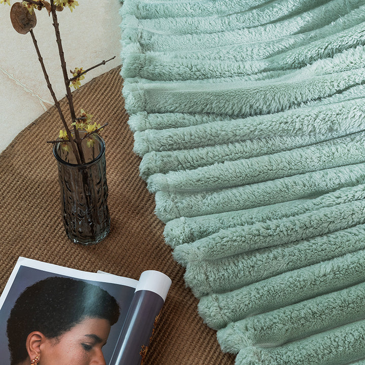 Ladies Luxury Thermal Snuggle Blanket with Wave Structure Kalsten
