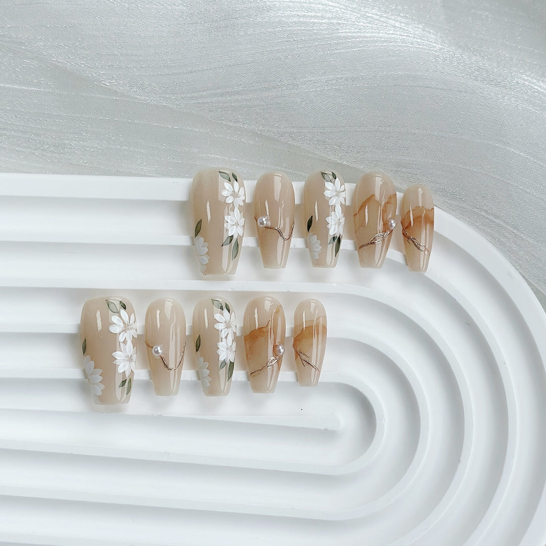 Butterfly-Embellished Press-On Nail Set