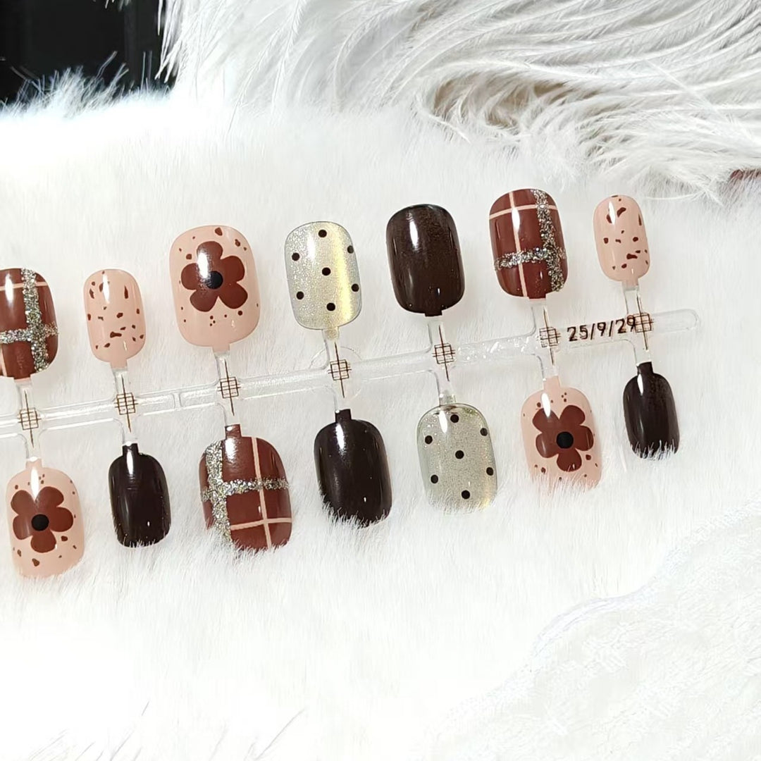 Artificial nails with floral and glittering design Kalsten