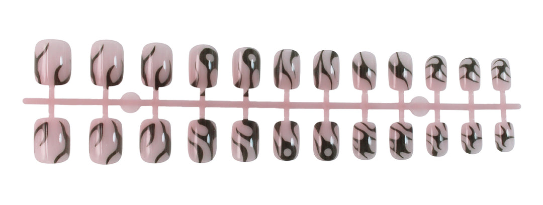 Nail set with elegant black and white design Kalsten