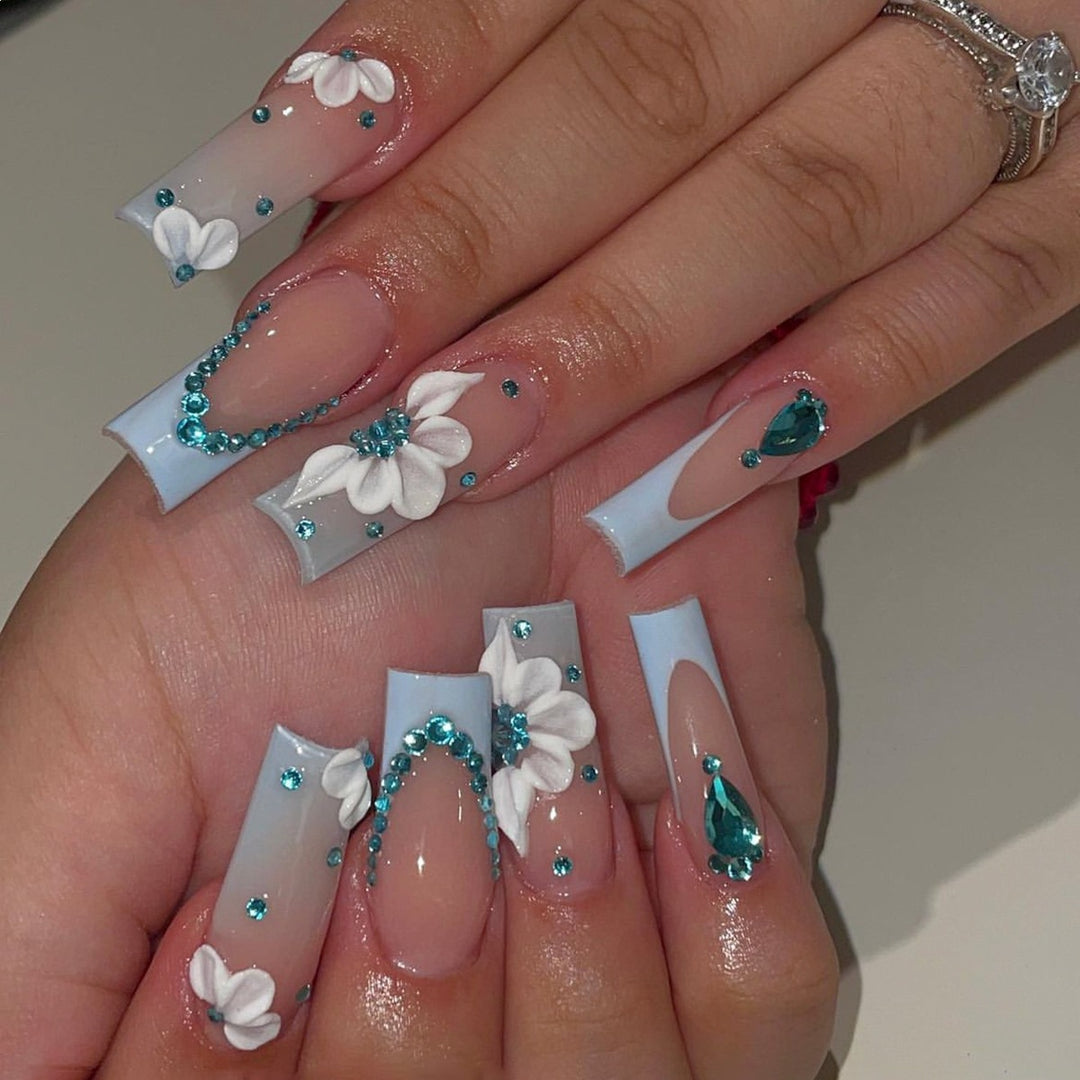 Artificial nail set with luxurious decorations and delicate ombre effect Kalsten