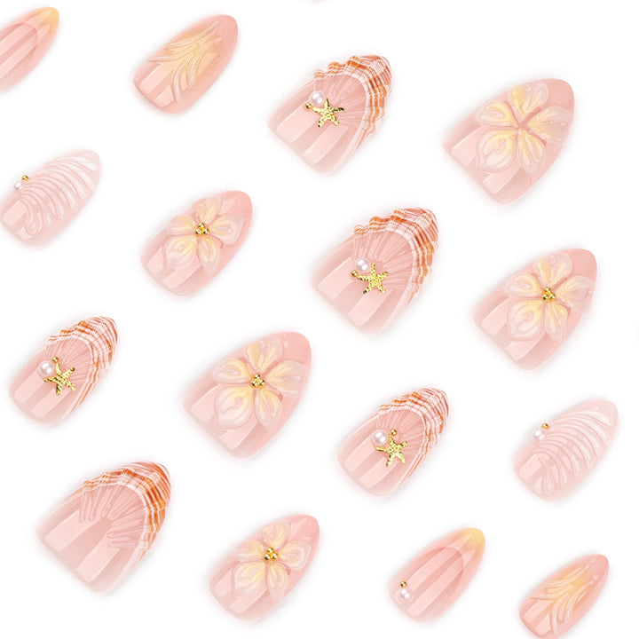 Artful nail art with floral motifs and elegant accents Kalsten