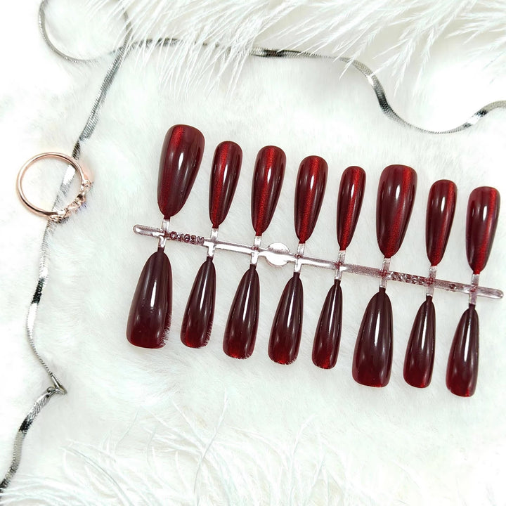 Elegant artificial nails in modern almond shape design Kalsten